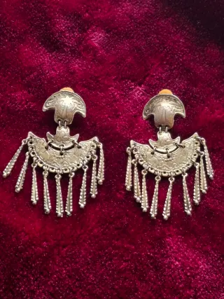 Pendientes antiguos dorados