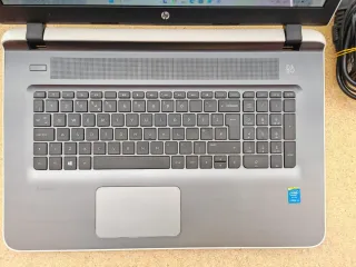 HP PAVILION 17" I5