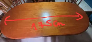 Mesa de comedor de madera