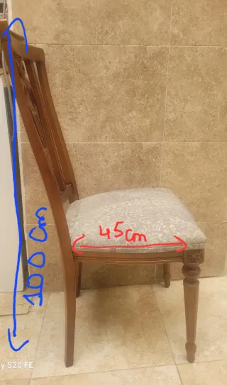 Mesa de comedor de madera
