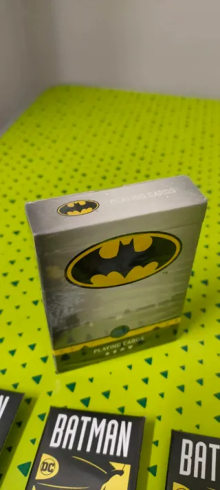 Pack Pins DC Comics + Baraja Poker Batman