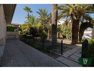 Chalet en venta en Elda