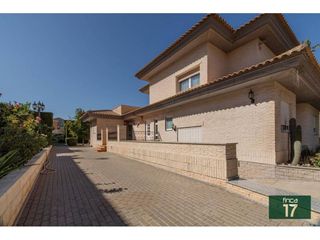 Chalet en venta en Elda