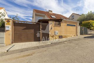 Casa en venta en Loeches