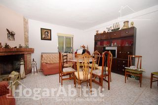 Chalet en venta en Urbanizaciones en Llíria