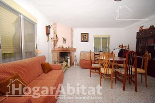 Chalet en venta en Urbanizaciones en Llíria