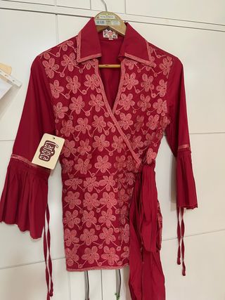 Blusa Carioca Bordada Talla L