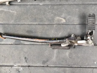 Pata de cabra y estribera africa Twin rd04