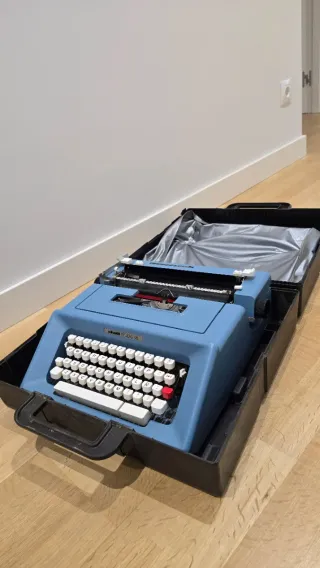 Máquina de escribir Olivetti Studio 46