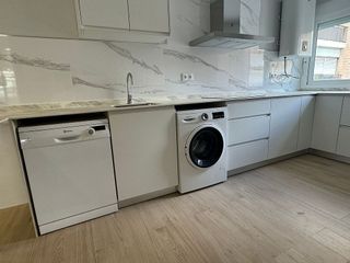 Piso en alquiler en Los Remedios en Sevilla