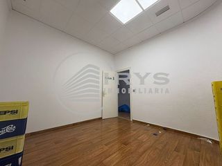 Local comercial en alquiler en Hospital - Parque sur en Albacete