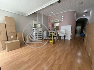 Local comercial en alquiler en Hospital - Parque sur en Albacete