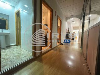 Local comercial en alquiler en Hospital - Parque sur en Albacete