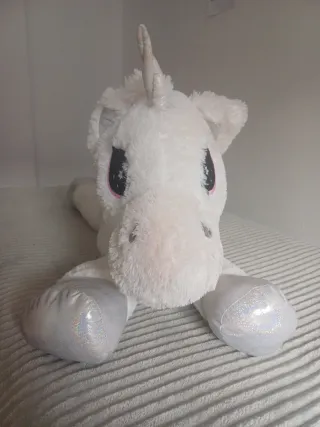 Unicornio de peluche grande blanco