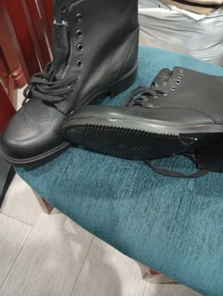 Botas de piel negras