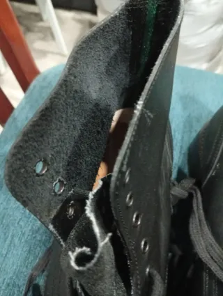 Botas de piel negras