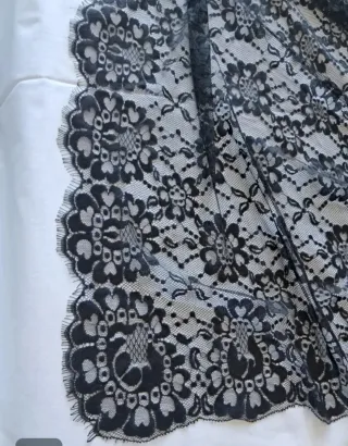 Mantilla, Peineta y Guantes Negros de REGALO