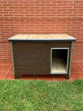 Caseta para perro de madera