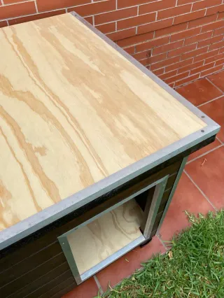Caseta para perro de madera