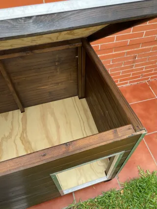 Caseta para perro de madera