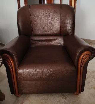 Sofá y dos sillones de piel marrón vintage