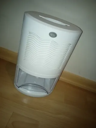 Deshumidificador YISSVIC DN-606 2 L.