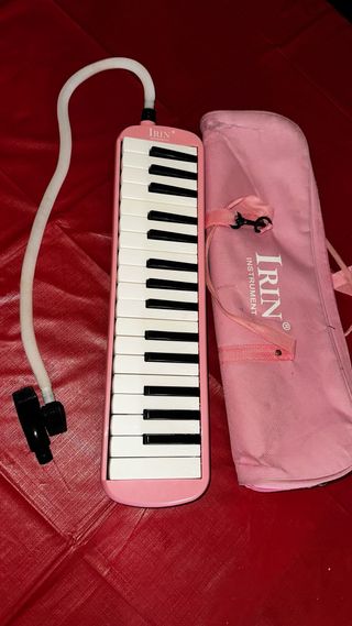 Melódica IRIN rosa con funda