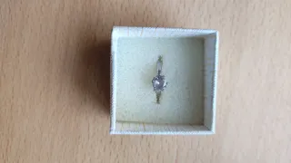 Anillo de plata con diamante
