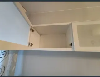 Estantería de pared cristal y madera