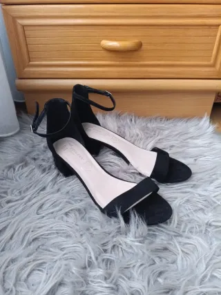 Sandalias negras tacón bajo talla 41