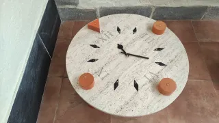 Mesa de centro de cristal y piedra