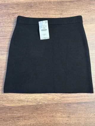 Falda Zara punto negra Talla L