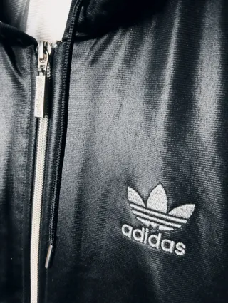 Chaqueta Adidas Chile 62 Shiny Negra