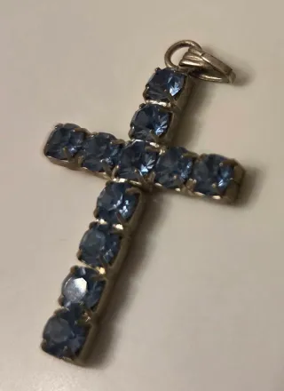 Coppia ciondoli: croce strass blu e foglia