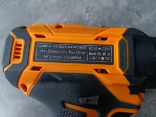 Taladro a batería con maletín