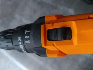 Taladro a batería con maletín