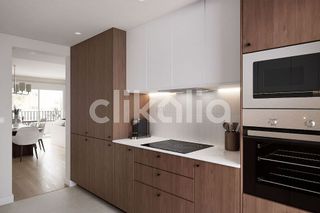 Piso en venta en Valdeacederas en Madrid