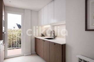 Piso en venta en Valdeacederas en Madrid