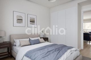 Piso en venta en Valdeacederas en Madrid