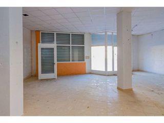 Local comercial en venta en Caudete