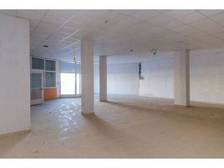 Local comercial en venta en Caudete
