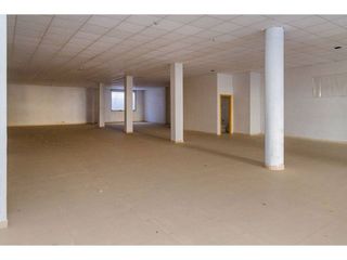 Local comercial en venta en Caudete