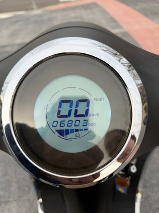 Moto Eléctrica 5000W Negra Autonomía