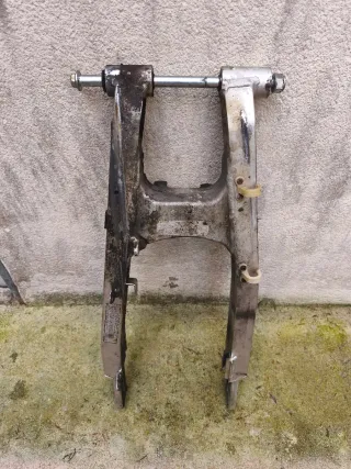 Basculante Africa Twin Rd04