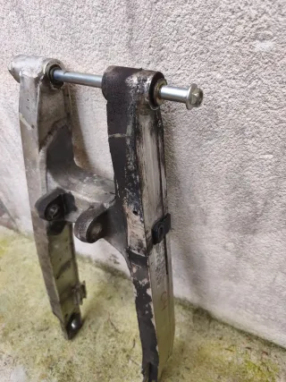 Basculante Africa Twin Rd04