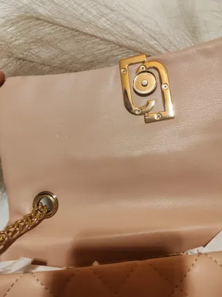 Borsetta Liu Jo trapuntata con catena oro