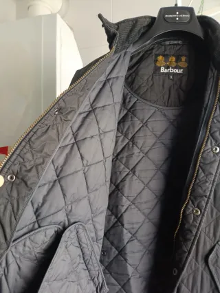 Chaqueta Barbour acolchada negra