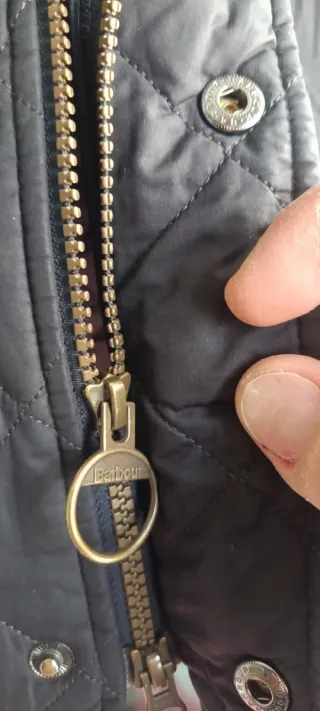 Chaqueta Barbour acolchada negra