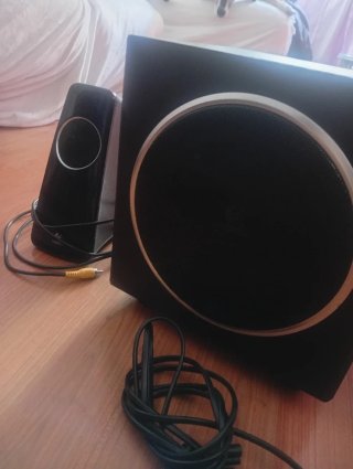 Logitech MA-21 Subwoofer y Altavoces