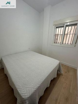 Piso en venta en La Goleta - San Felipe Neri en Málaga